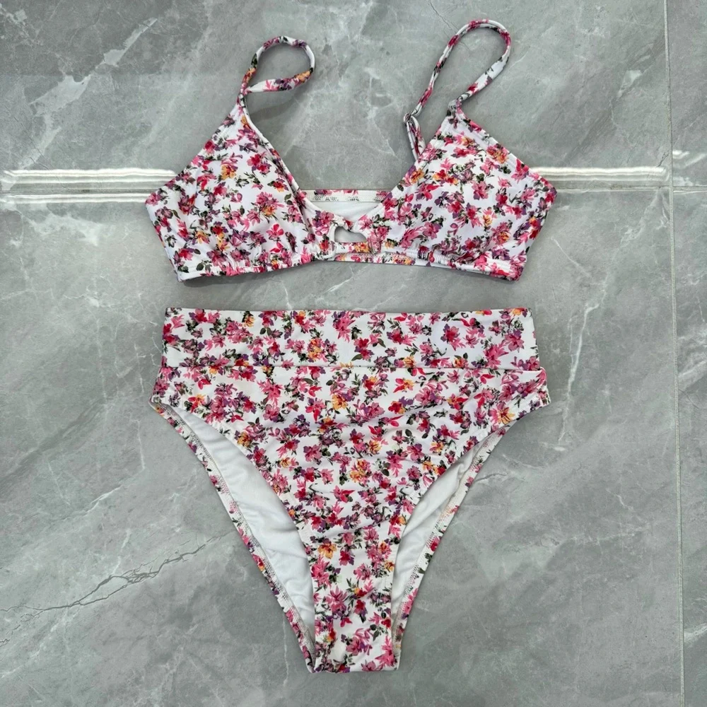 Women’s Aeropostale Ditsy Floral Bikini Cutout High Waisted Scoop Neck Small - Picture 3 of 16